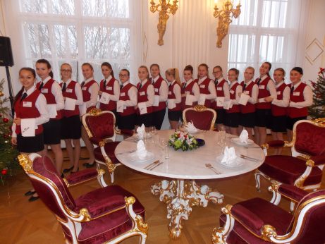 Vánoce na Pražském hradě s prezidentem České republiky - studenti oboru Hotelnictví a cestovní ruch byli u toho ...